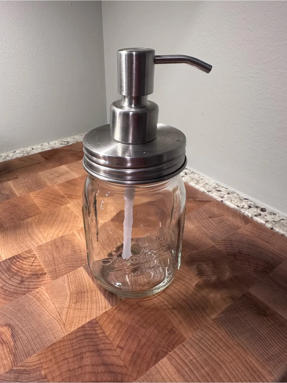 Mason Jar Soap Dispenser – Rustic Farmhouse Bathroom or Kitchen Decor
